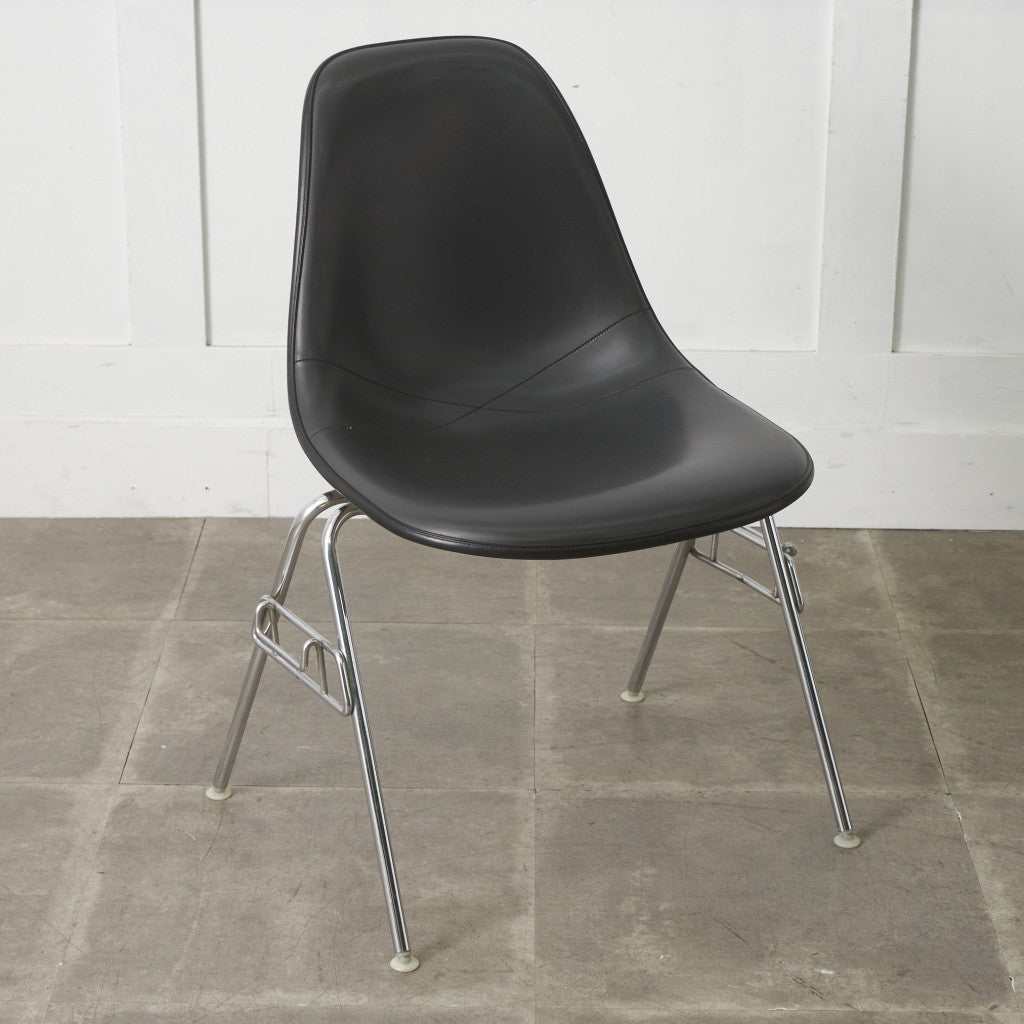 サイドシェルチェア スタッキングベース