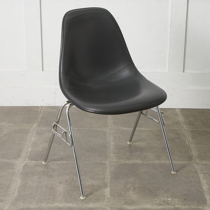 サイドシェルチェア スタッキングベース