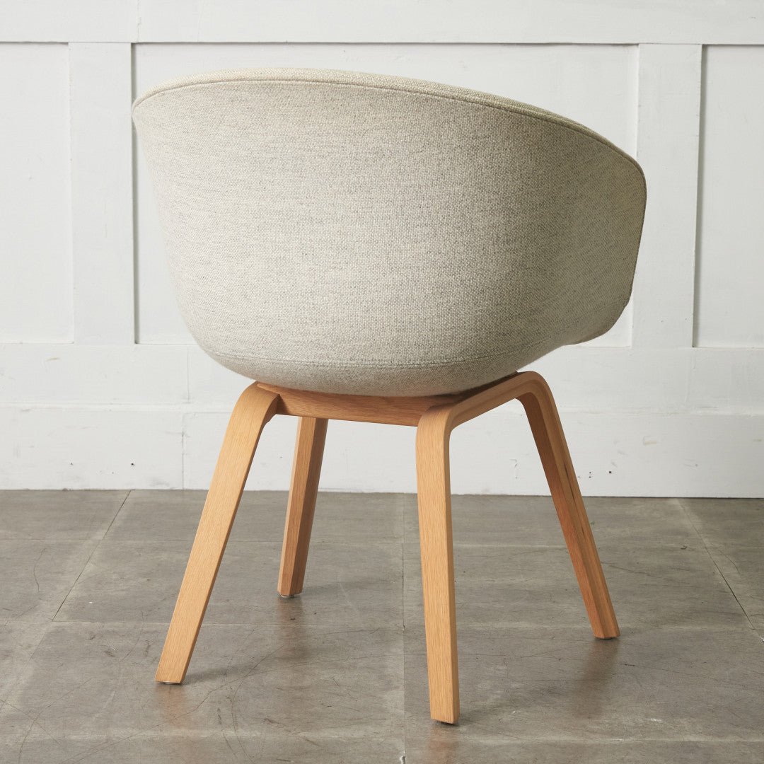 ABOUT A CHAIR アバウト ア チェア