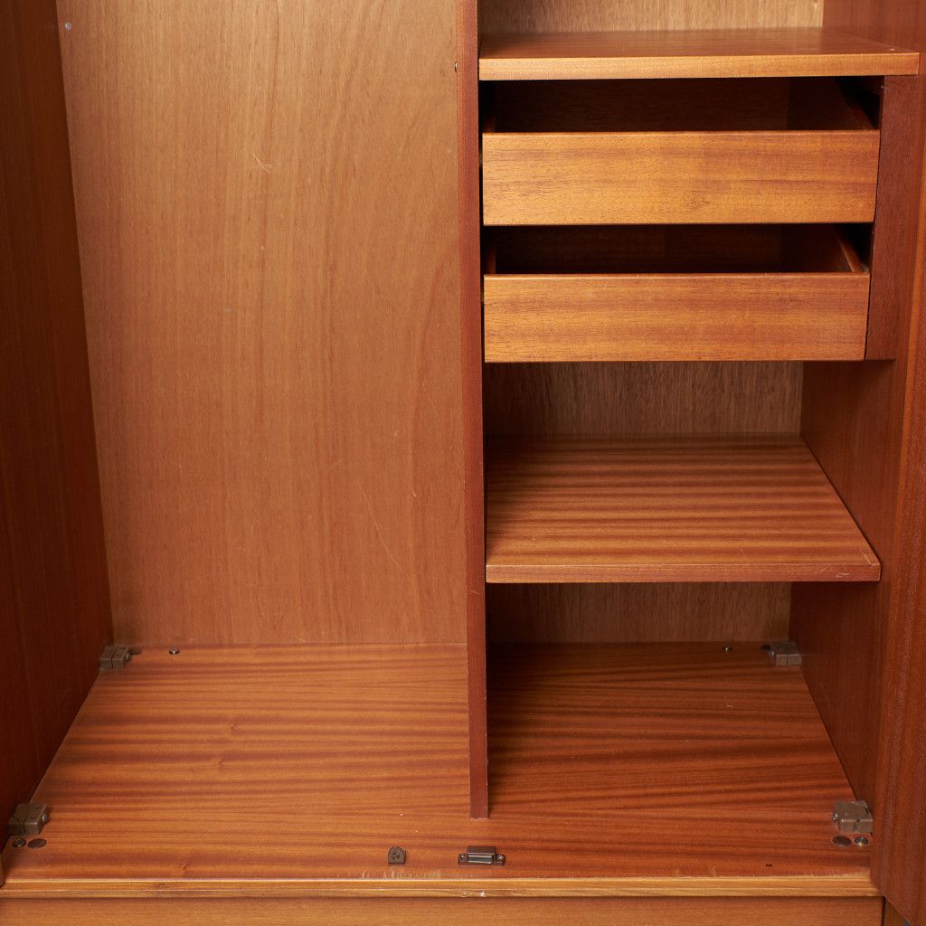 Form FIVE 2ドア ワードローブ