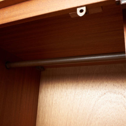 Form FIVE 2ドア ワードローブ