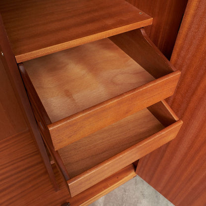 Form FIVE 2ドア ワードローブ