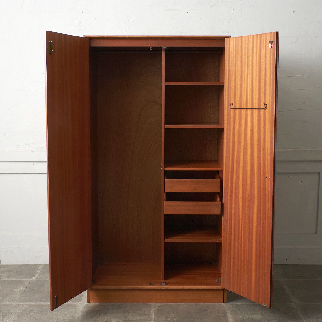 Form FIVE 2ドア ワードローブ