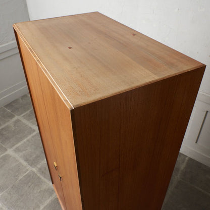 Form FIVE 2ドア ワードローブ