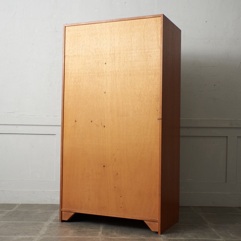 Form FIVE 2ドア ワードローブ