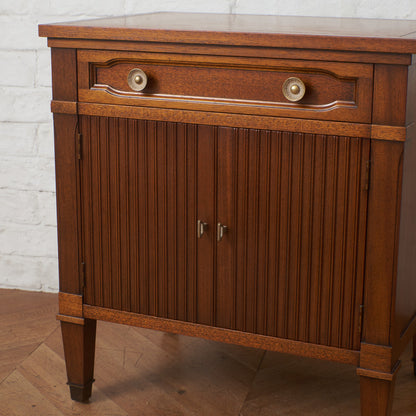 TRIUNE ナイトテーブル