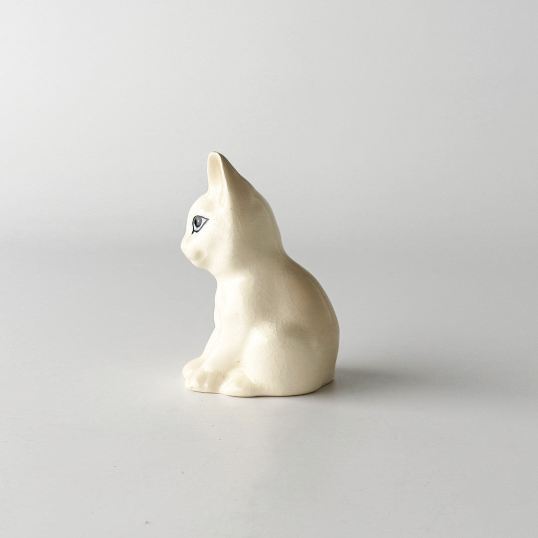ヴィンテージ 白猫 フィギュリン