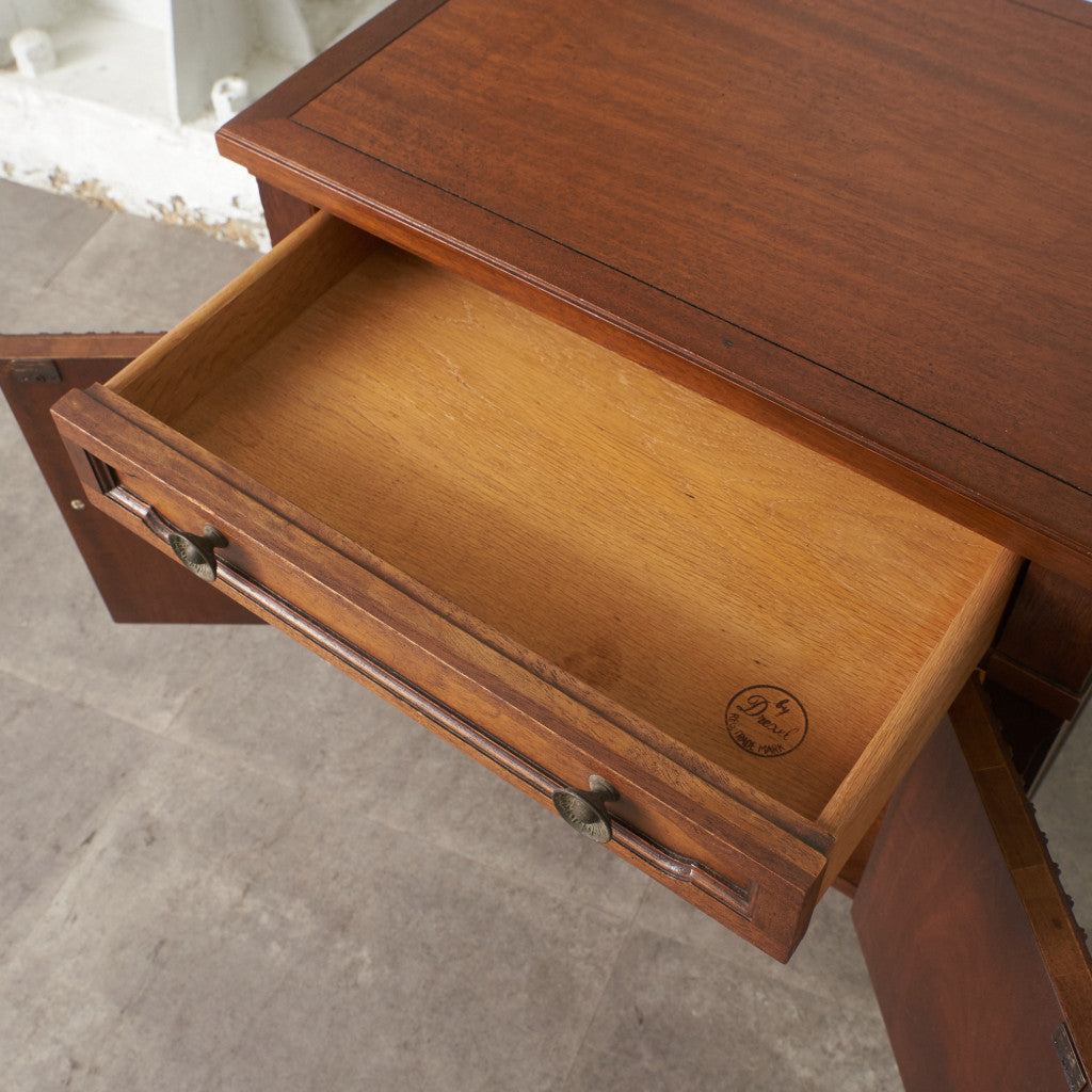 TRIUNE ナイトテーブル