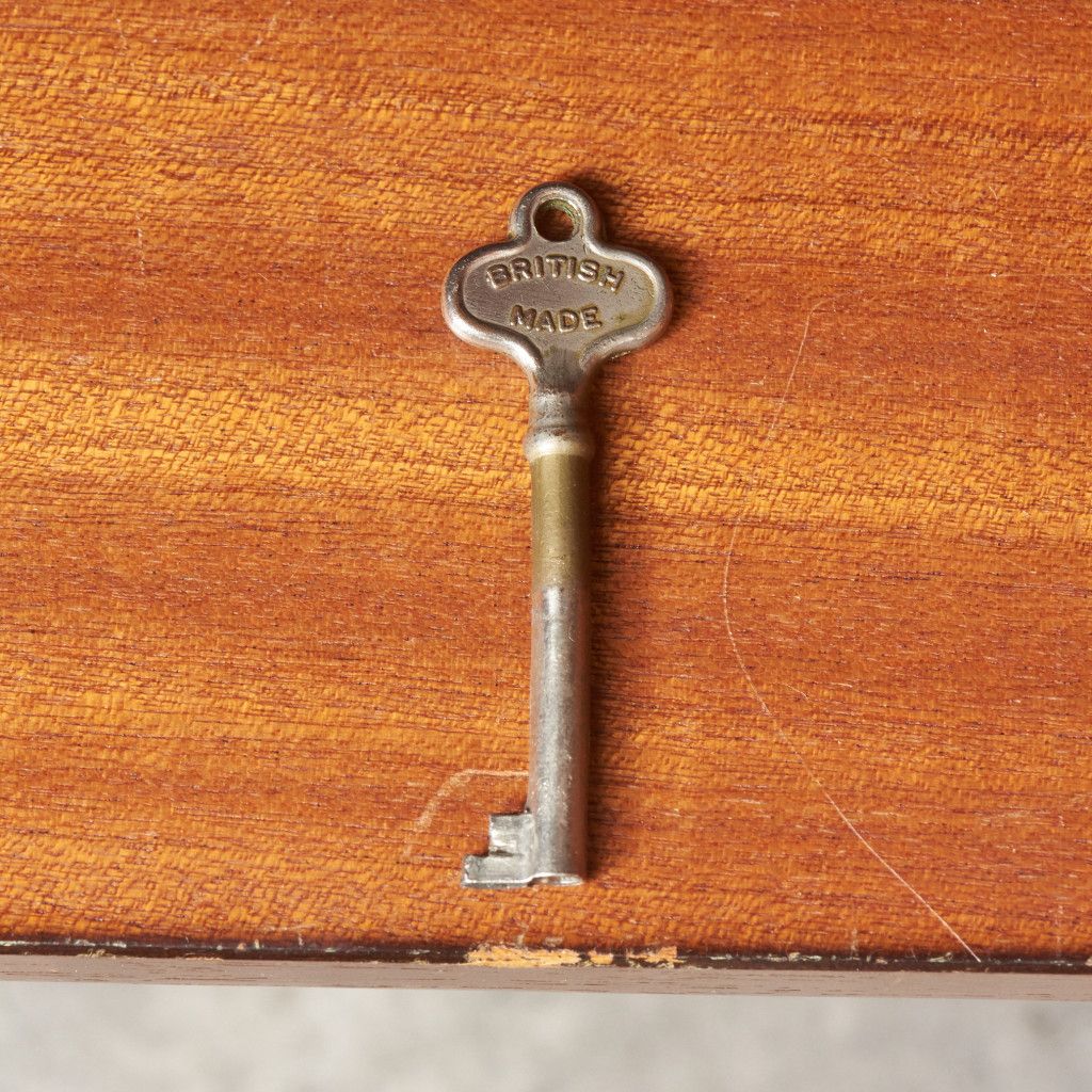 Tola&black 2ドア ワードローブ