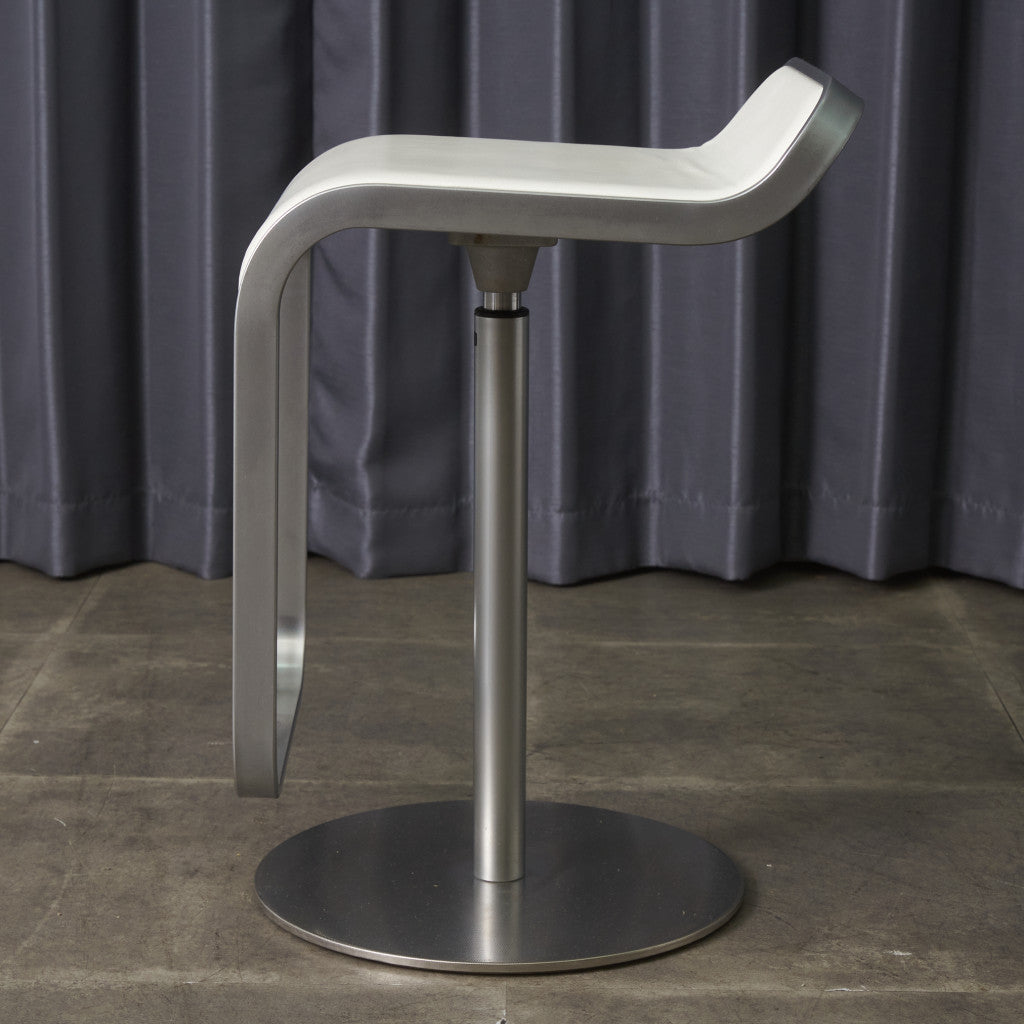 LEM 本革張りスツール