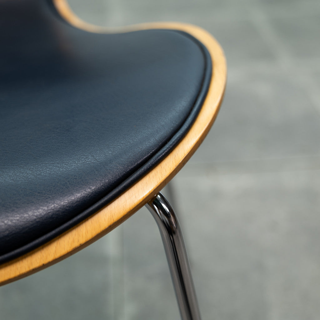 セブンチェア / フロントパディング