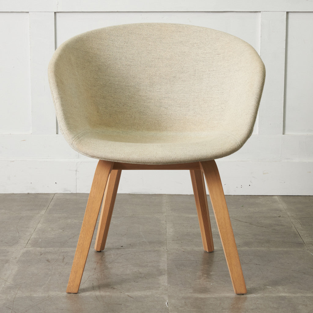 ABOUT A CHAIR アバウト ア チェア