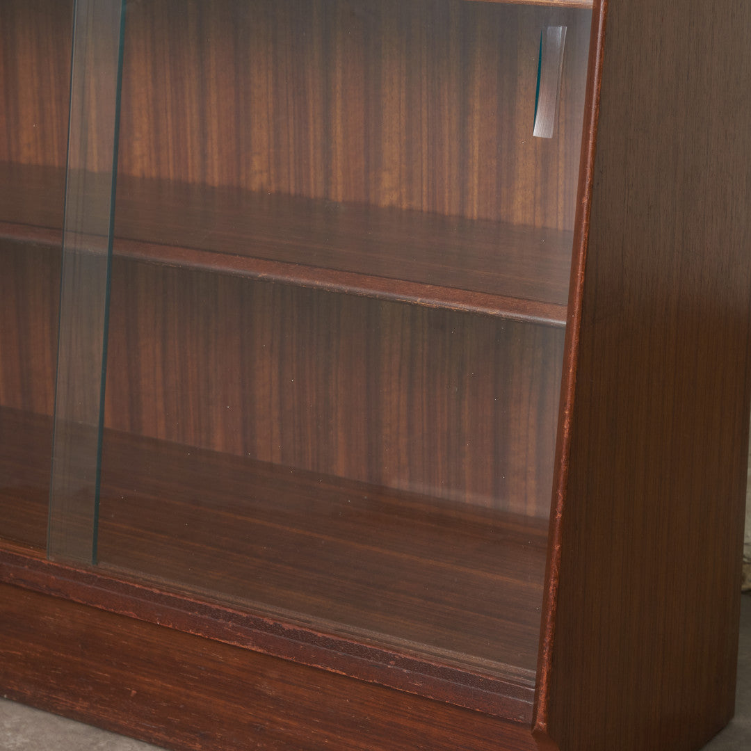 Brandon ガラスキャビネット