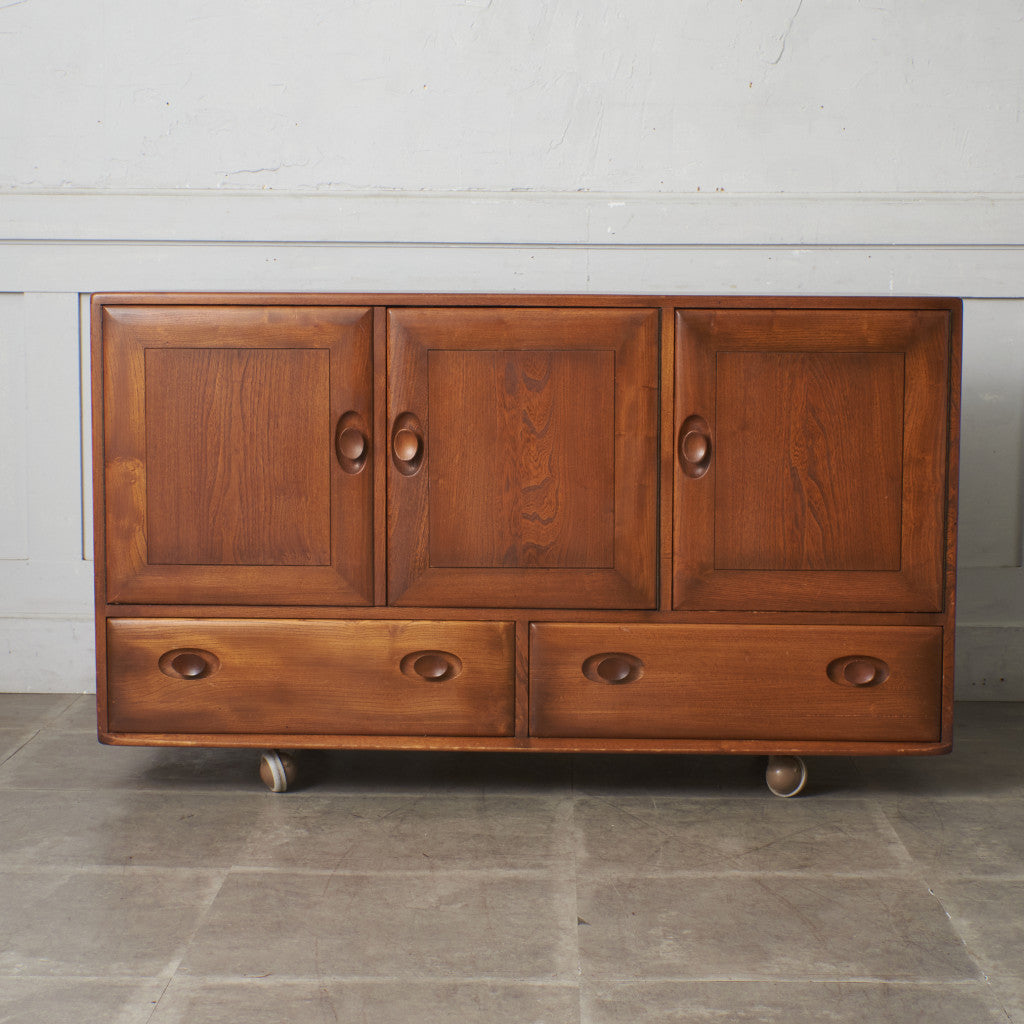 ウィンザー サイドボード