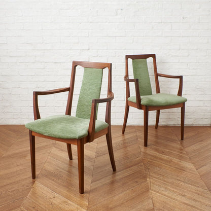 Fresco パッドバックダイニングアームチェア 2脚セット (Carver Chair 4567D)