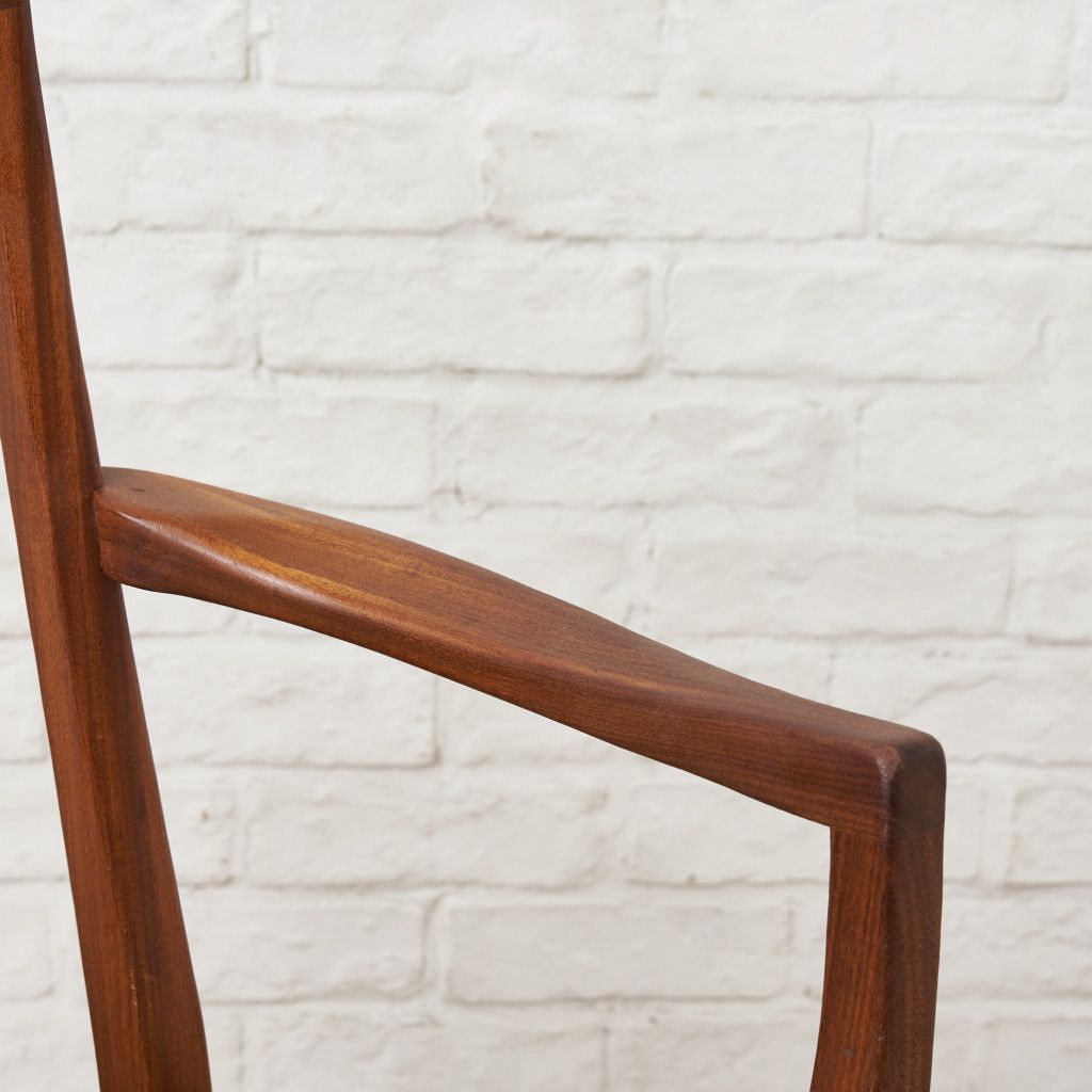 Fresco パッドバックダイニングアームチェア 2脚セット (Carver Chair 4567D)