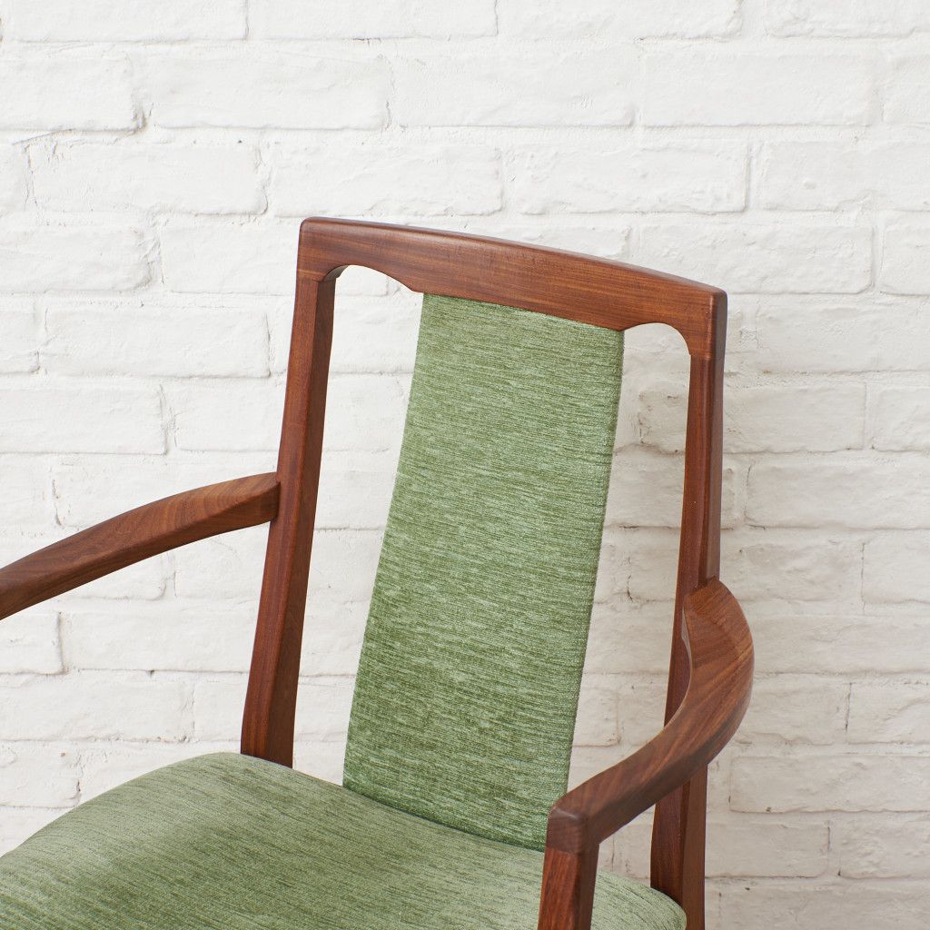 Fresco パッドバックダイニングアームチェア 2脚セット (Carver Chair 4567D)