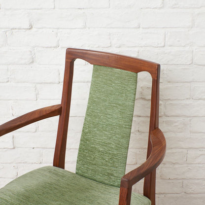 Fresco パッドバックダイニングアームチェア 2脚セット (Carver Chair 4567D)