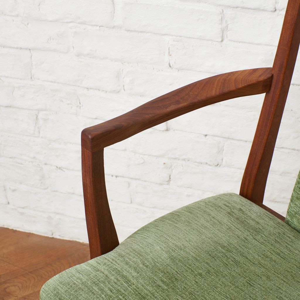 Fresco パッドバックダイニングアームチェア 2脚セット (Carver Chair 4567D)