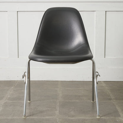 サイドシェルチェア スタッキングベース