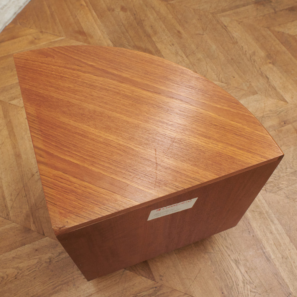 Fresco 凸型コーナーローキャビネット