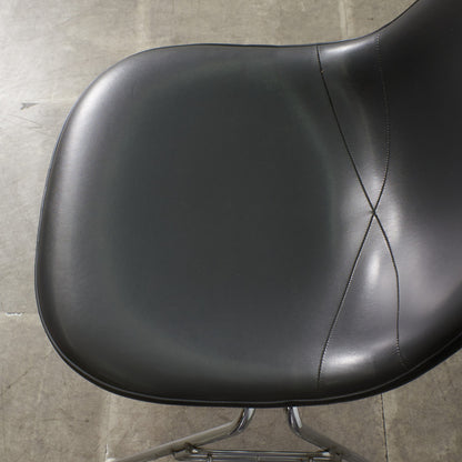 サイドシェルチェア スタッキングベース