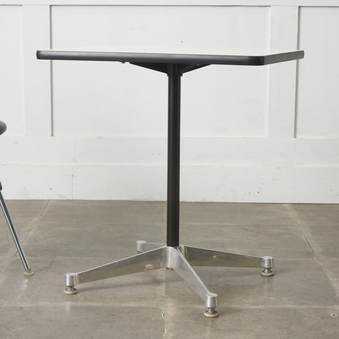 イームズ コントラクトベース テーブル