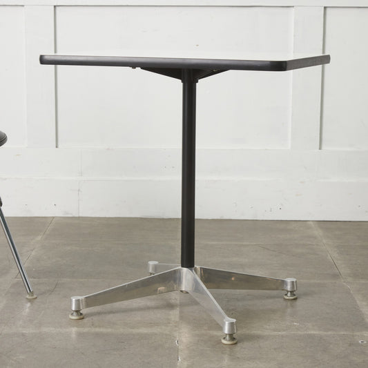 イームズ コントラクトベース テーブル