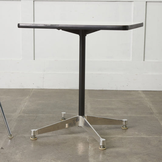 イームズ コントラクトベース テーブル