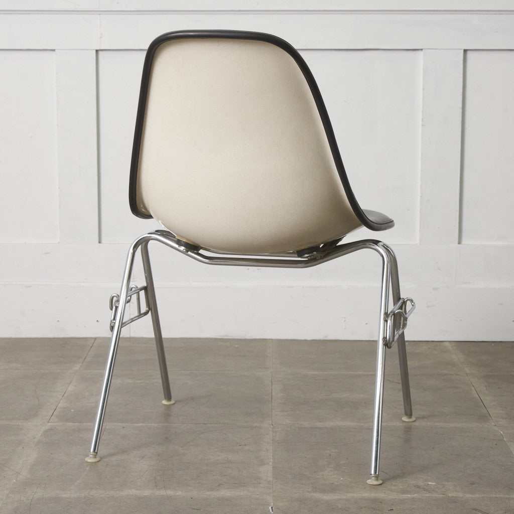 サイドシェルチェア スタッキングベース