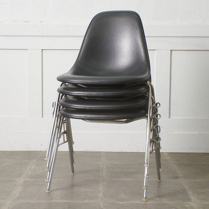 サイドシェルチェア スタッキングベース