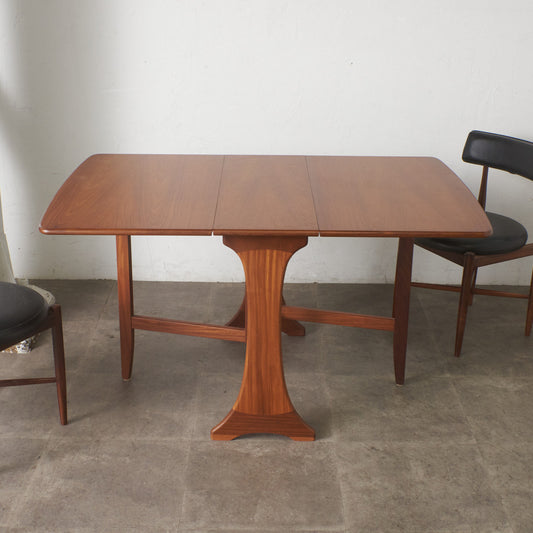 Fresco ドロップリーフゲートレッグテーブル