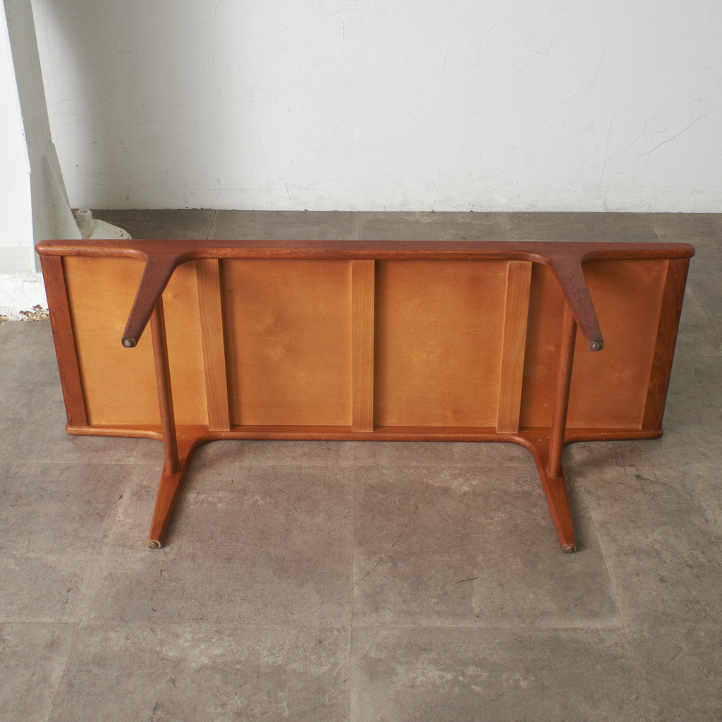 タイルトップ コーヒーテーブル