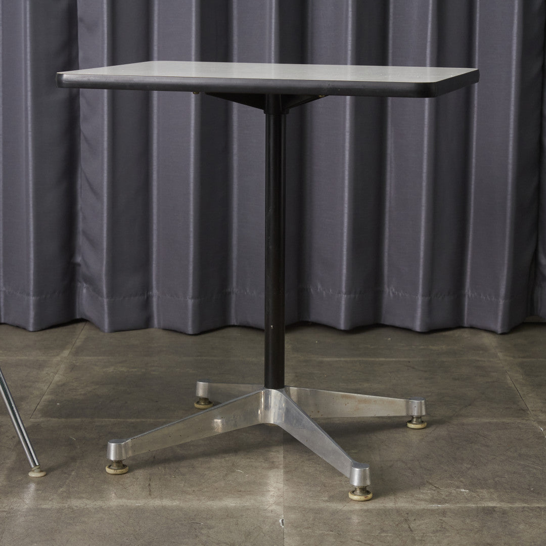 イームズ コントラクトベース テーブル