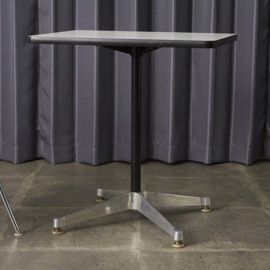 イームズ コントラクトベース テーブル