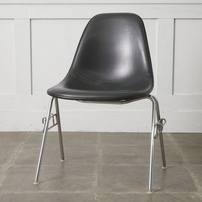 サイドシェルチェア スタッキングベース