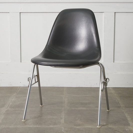 サイドシェルチェア スタッキングベース