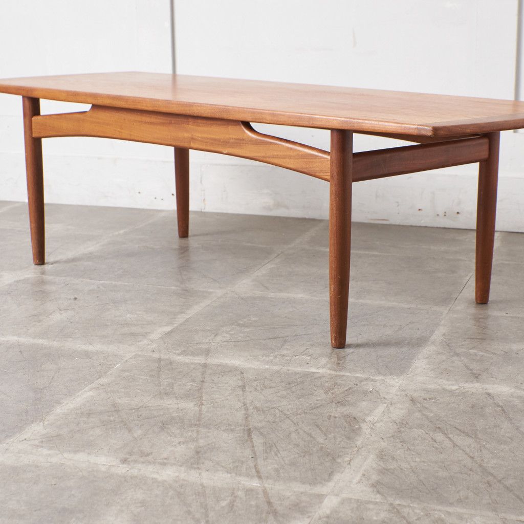 brasilia センターテーブル (ソリッドチークロングジョンテーブル)