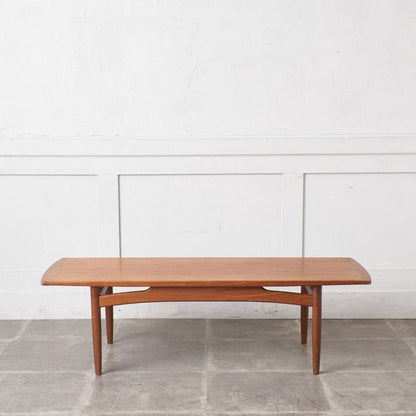 brasilia センターテーブル (ソリッドチークロングジョンテーブル)