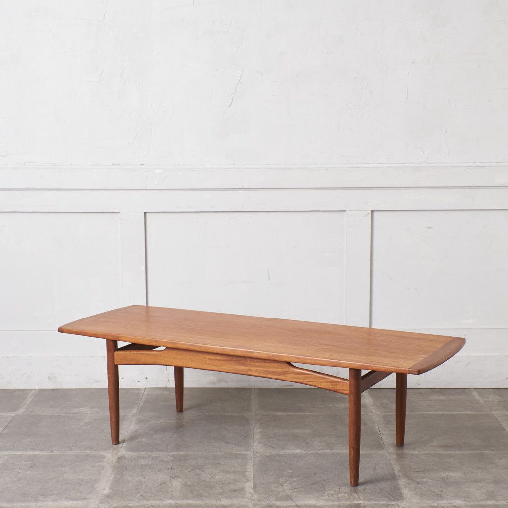 brasilia センターテーブル (ソリッドチークロングジョンテーブル)