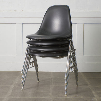 サイドシェルチェア スタッキングベース