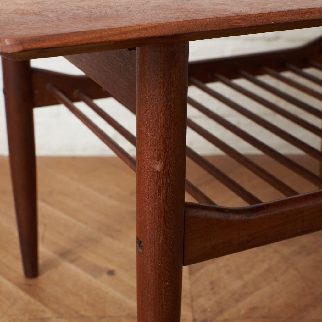 Danish オケージョナルテーブル (8021)