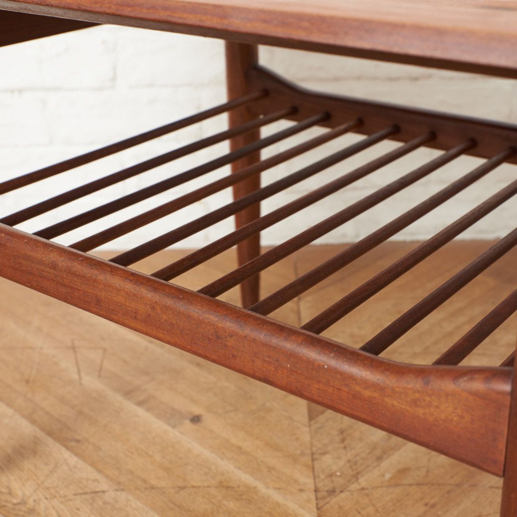 Danish オケージョナルテーブル (8021)