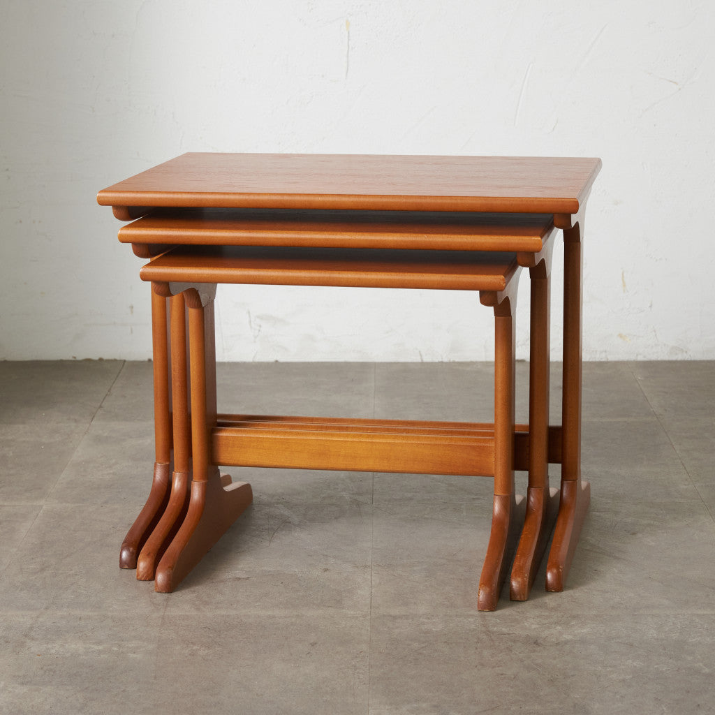 英国ヴィンテージ ネストテーブル