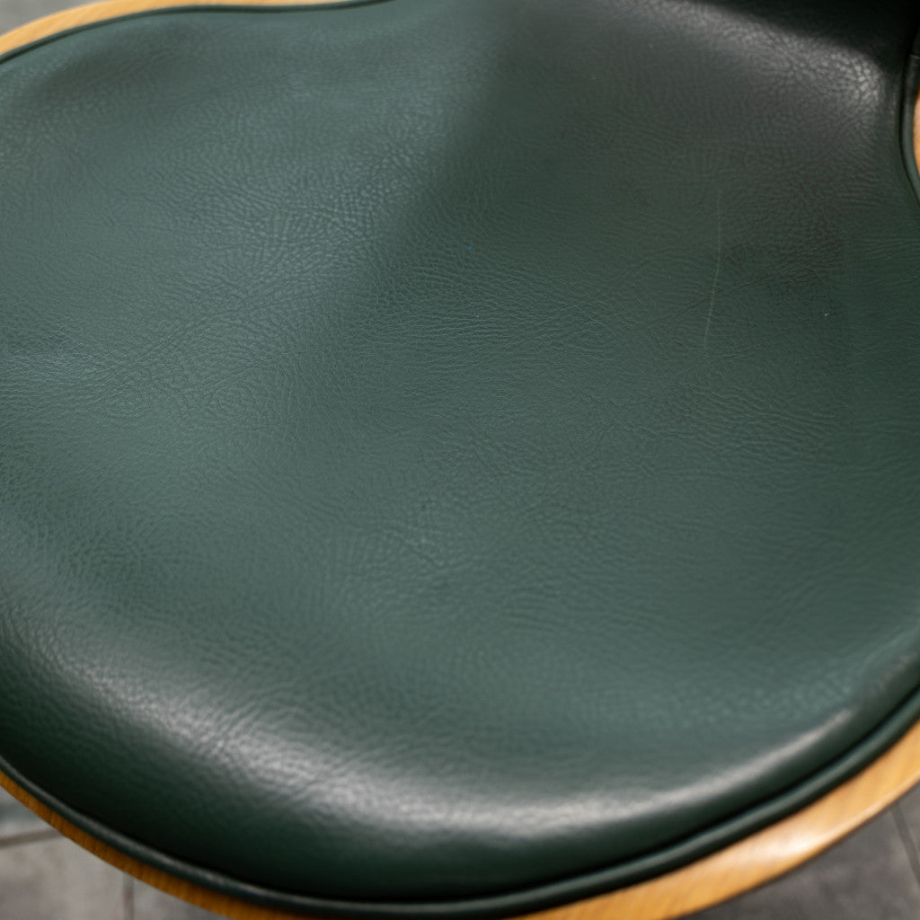 セブンチェア / フロントパディング