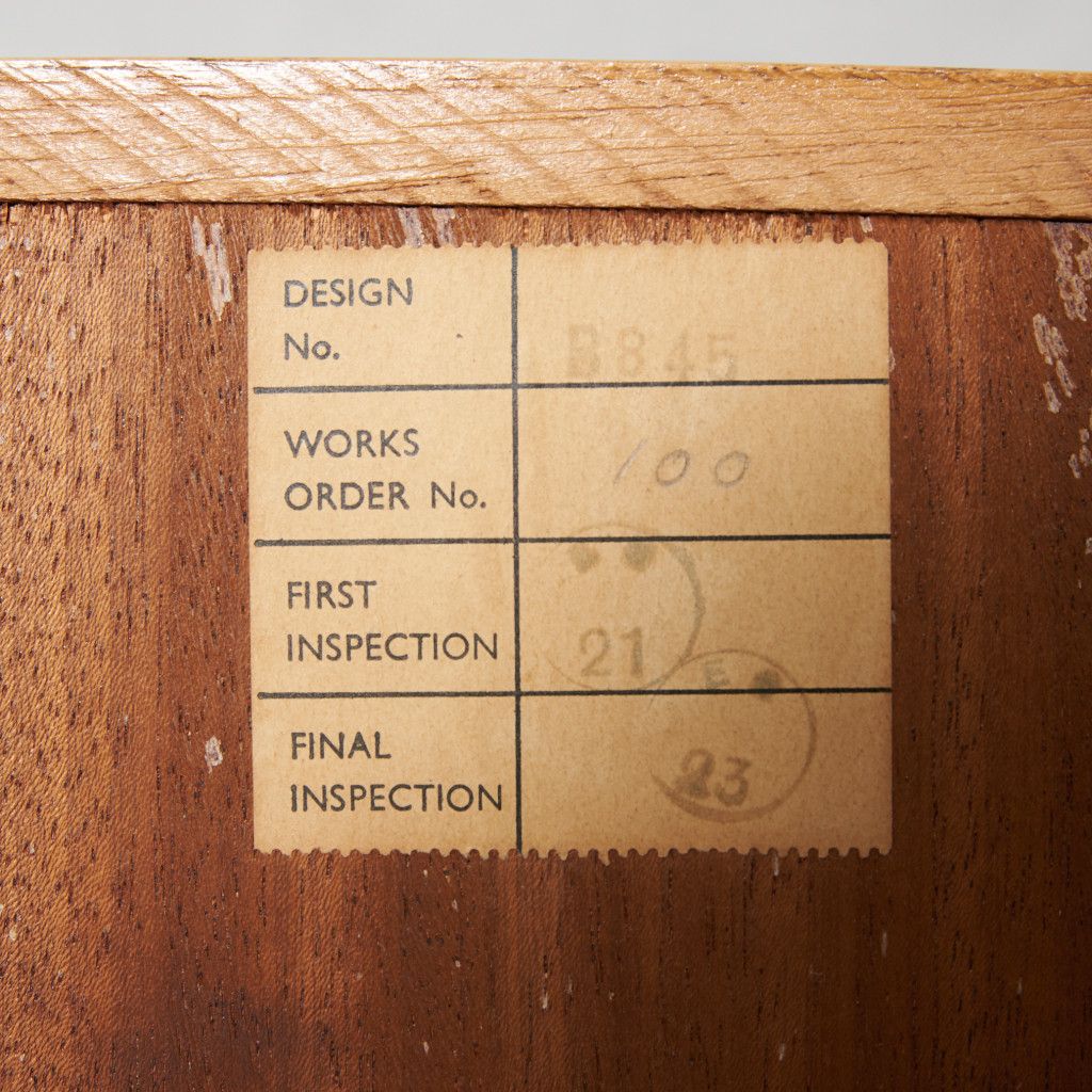 Brandon ガラスキャビネット