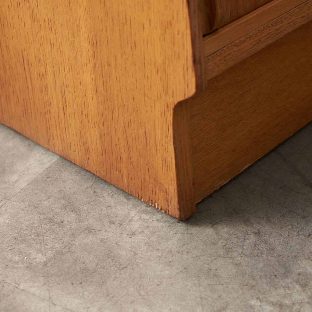 Brandon ガラスキャビネット