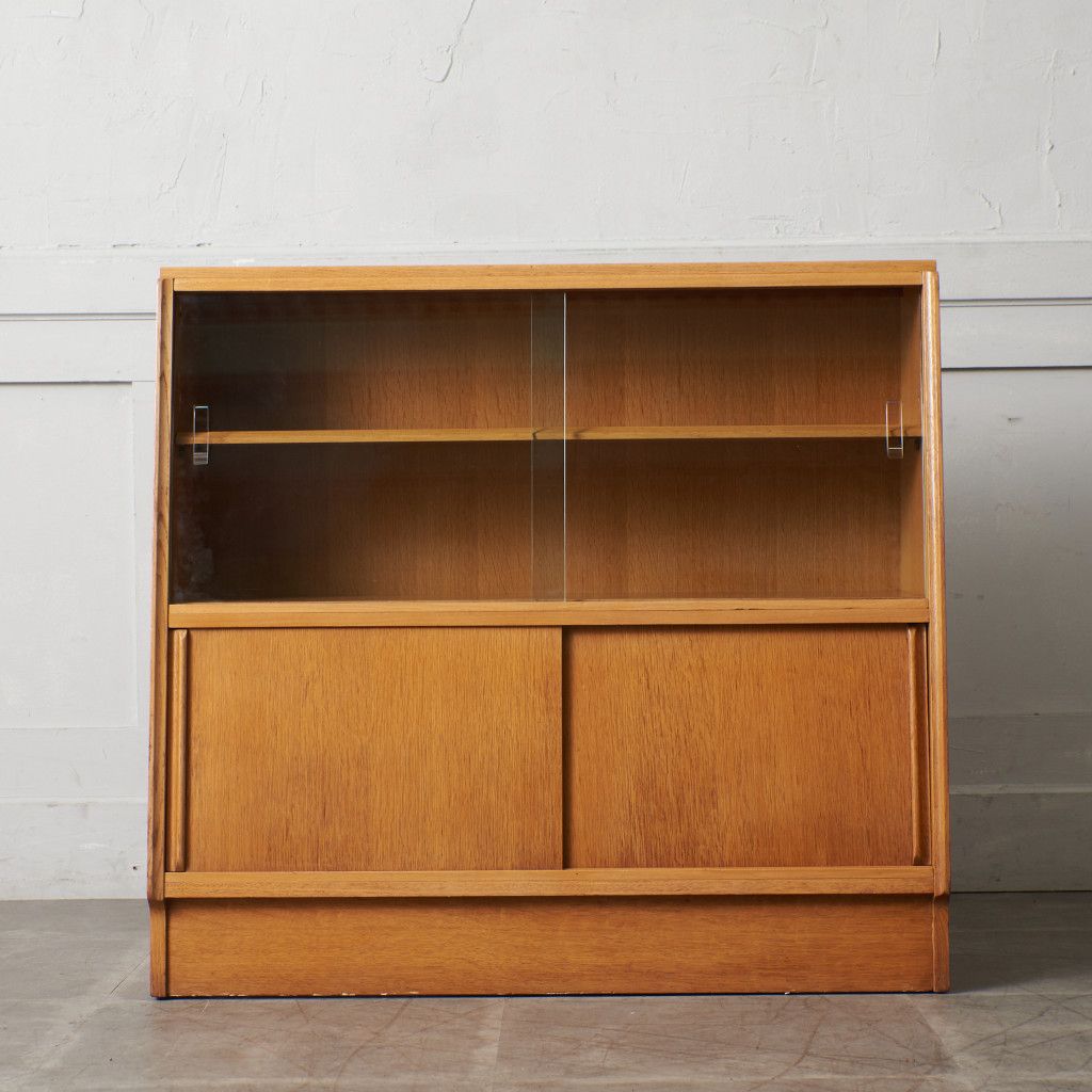 Brandon ガラスキャビネット