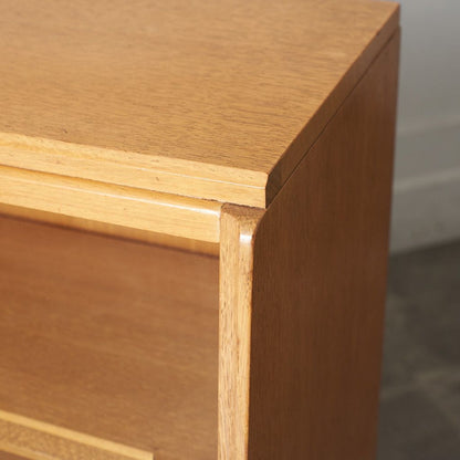 Brandon ガラスキャビネット