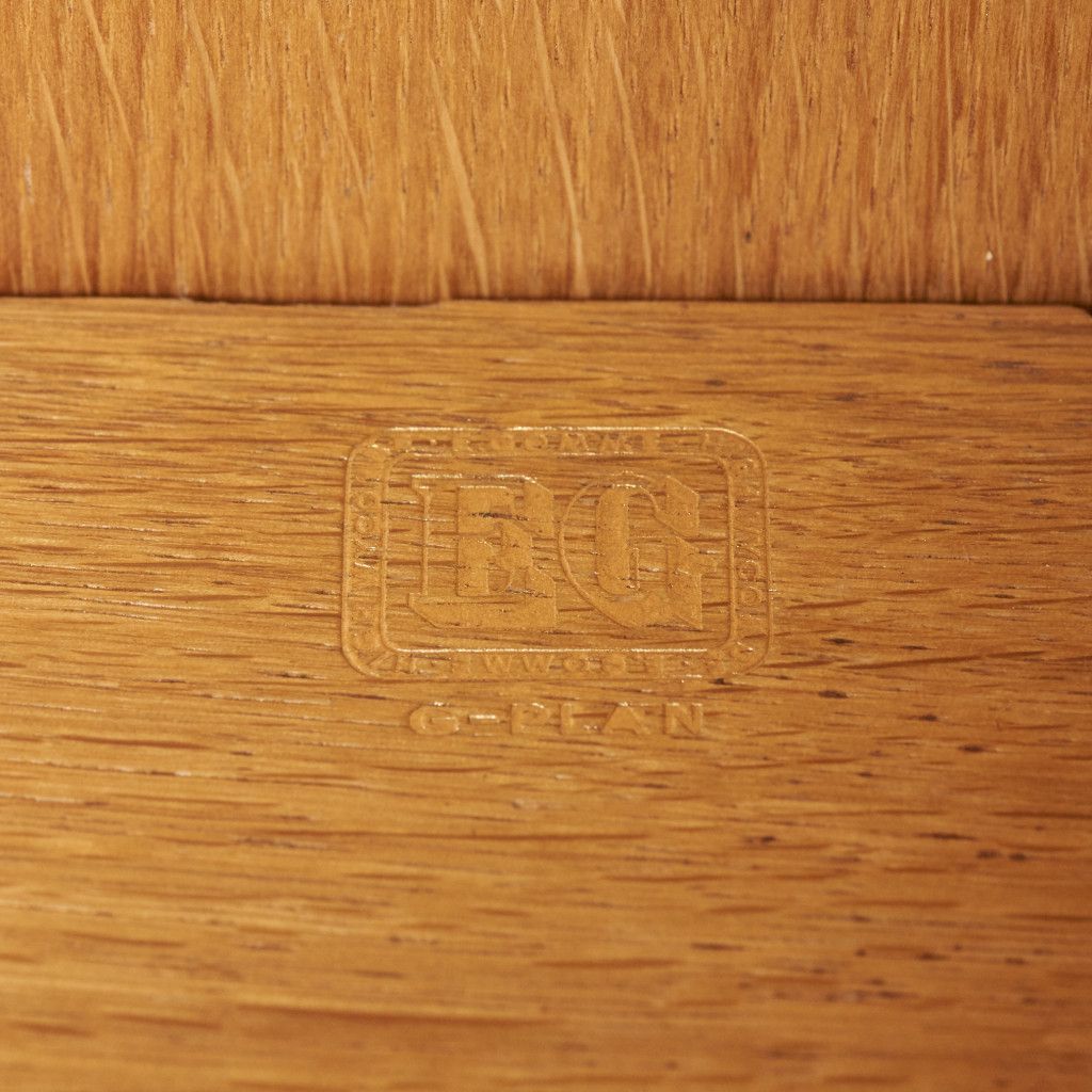 Brandon ガラスキャビネット